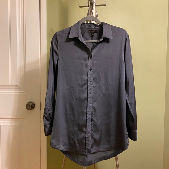BANANA REPUBLIC Satin Long Sleeve (size S) - Picture 9 of 10